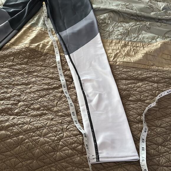 Active Leggings Black, Grey, and White Colorblock Size S - Picture 8 of 11